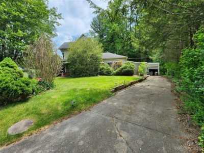 Home For Sale in Burnsville, North Carolina