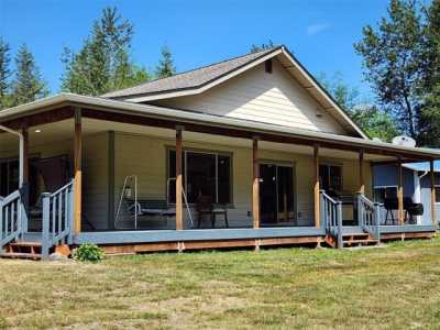 Home For Sale in Ravensdale, Washington