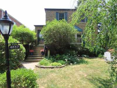 Home For Sale in Oak Lawn, Illinois