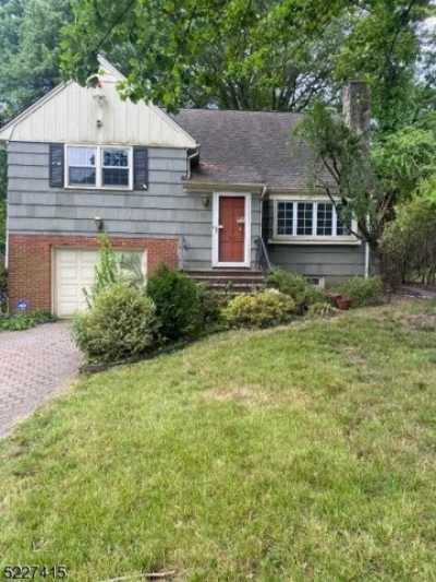 Home For Sale in Verona, New Jersey