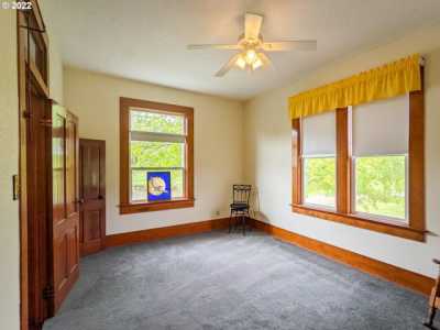 Home For Sale in Elgin, Oregon