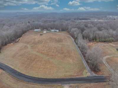 Home For Sale in Portland, Tennessee
