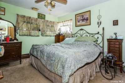 Home For Sale in Levittown, New York