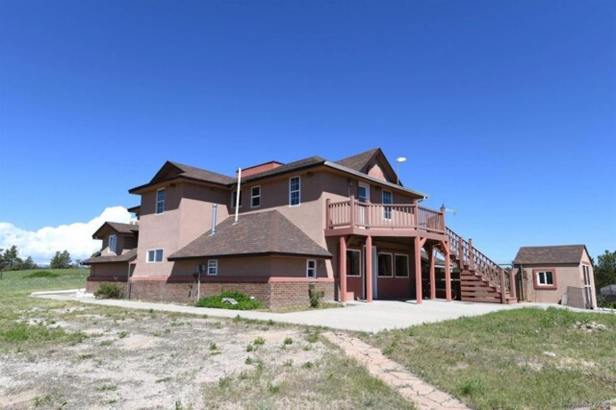 Picture of Home For Sale in Wheatland, Wyoming, United States