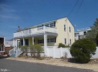 Home For Sale in Beach Haven, New Jersey