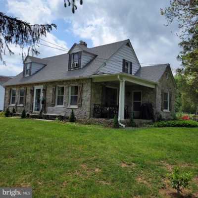 Home For Sale in Blue Ridge Summit, Pennsylvania