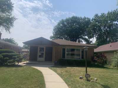 Home For Sale in Morton Grove, Illinois