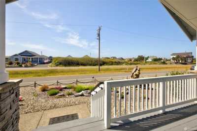 Home For Sale in Ocean Shores, Washington