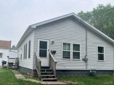 Home For Sale in Canastota, New York