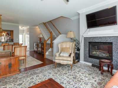 Home For Sale in Hamden, Connecticut