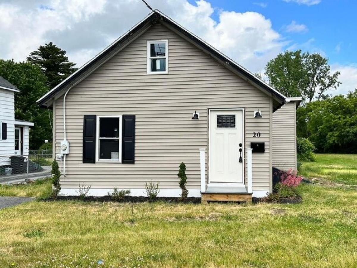 Picture of Home For Sale in Plattsburgh, New York, United States
