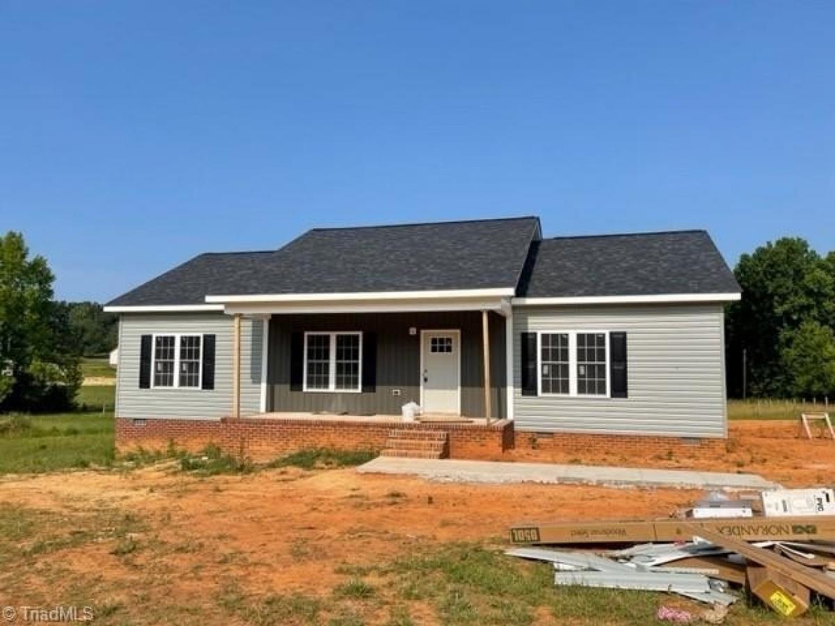 Picture of Home For Sale in Asheboro, North Carolina, United States