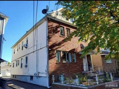 Home For Rent in Elizabeth, New Jersey