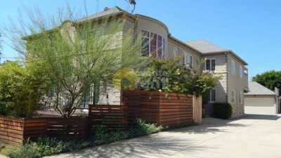 Home For Rent in Studio City, California