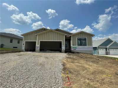 Home For Sale in Urbandale, Iowa