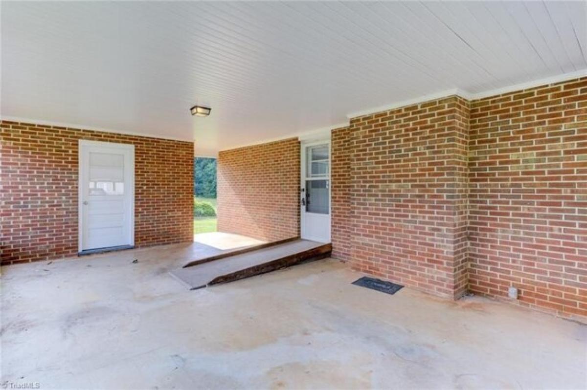 Picture of Home For Sale in Lexington, North Carolina, United States
