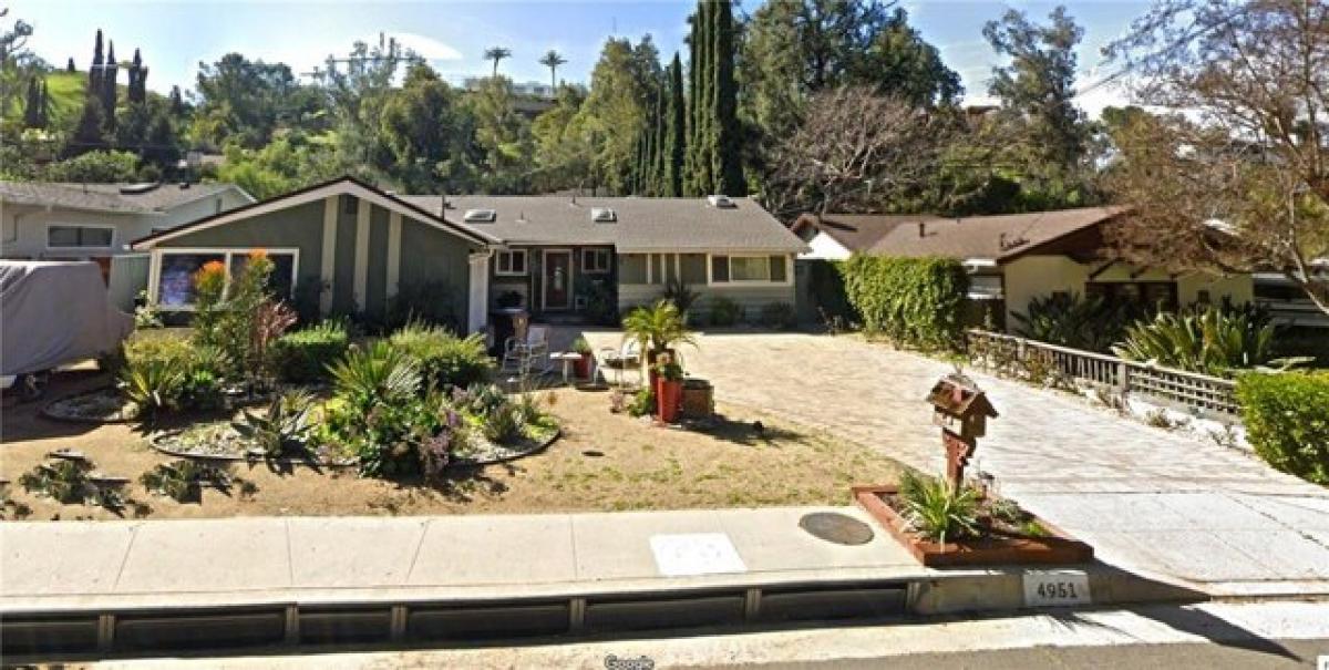 Picture of Home For Sale in Woodland Hills, California, United States
