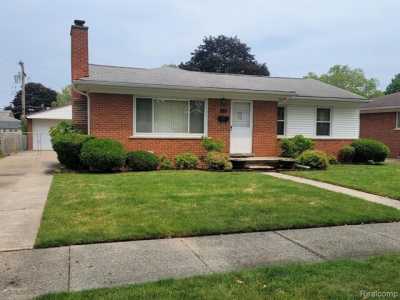 Home For Sale in Livonia, Michigan