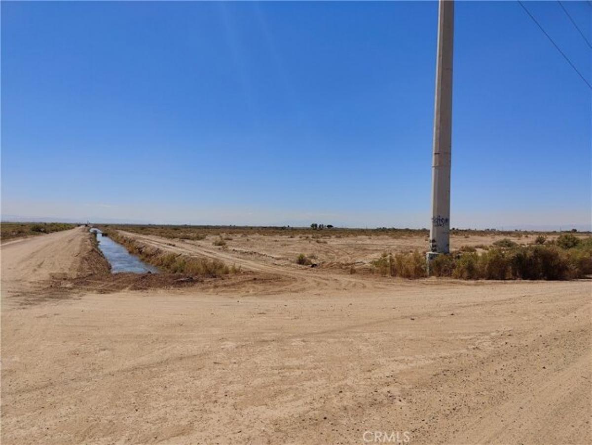 Picture of Residential Land For Sale in Brawley, California, United States