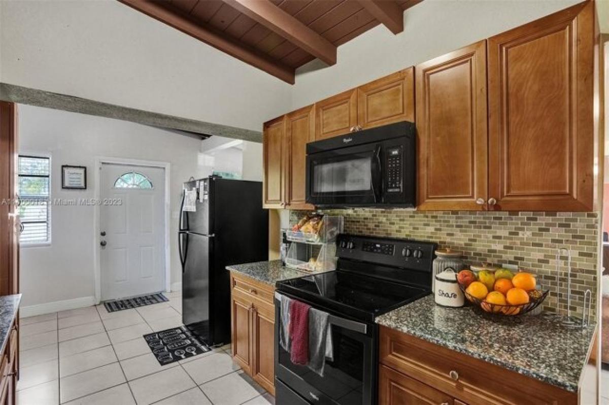 Picture of Home For Sale in West Park, Florida, United States