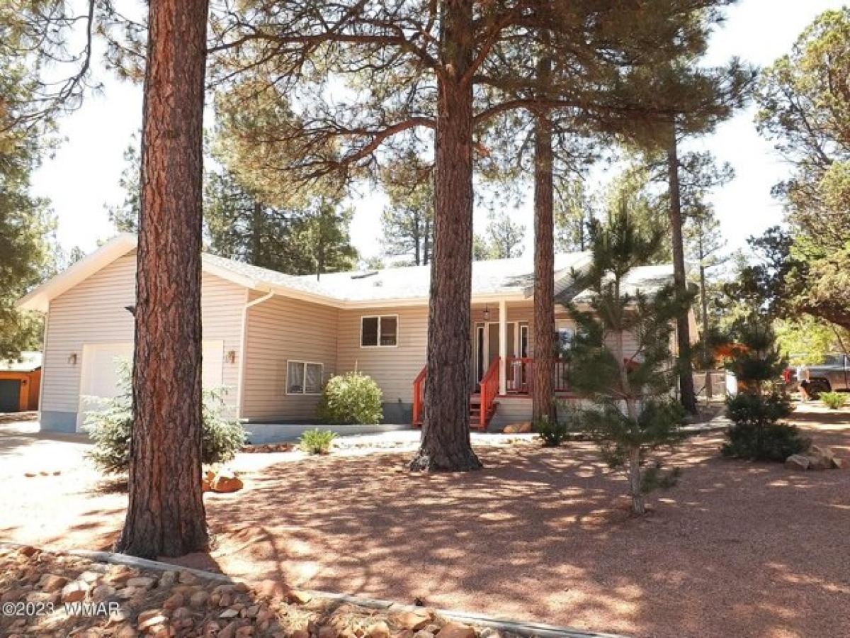 Picture of Home For Sale in Overgaard, Arizona, United States
