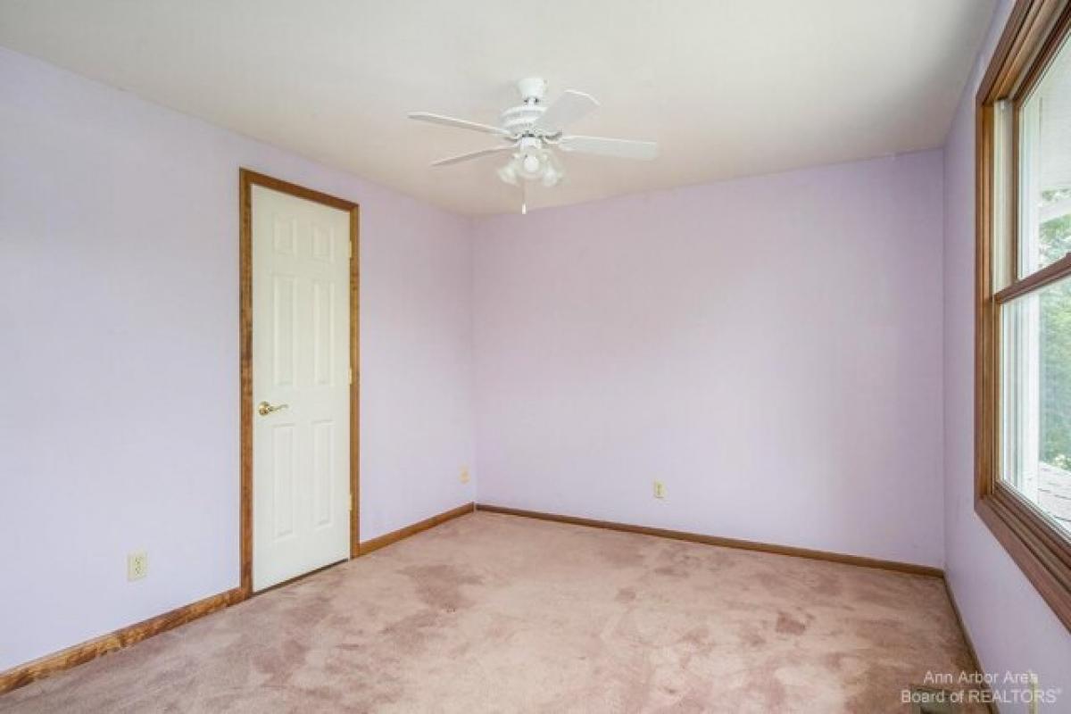 Picture of Home For Sale in Brighton, Michigan, United States