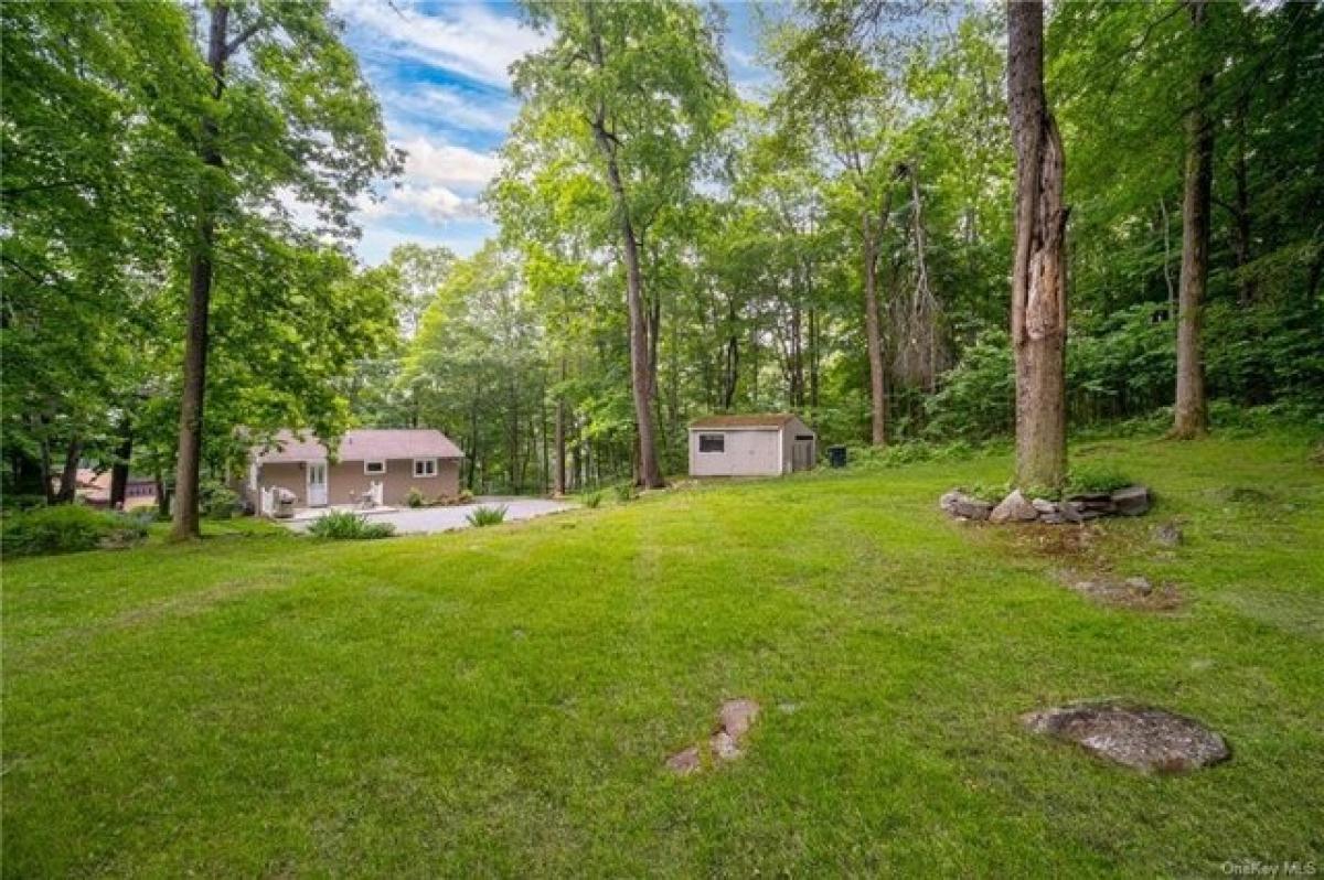 Picture of Home For Sale in Pawling, New York, United States