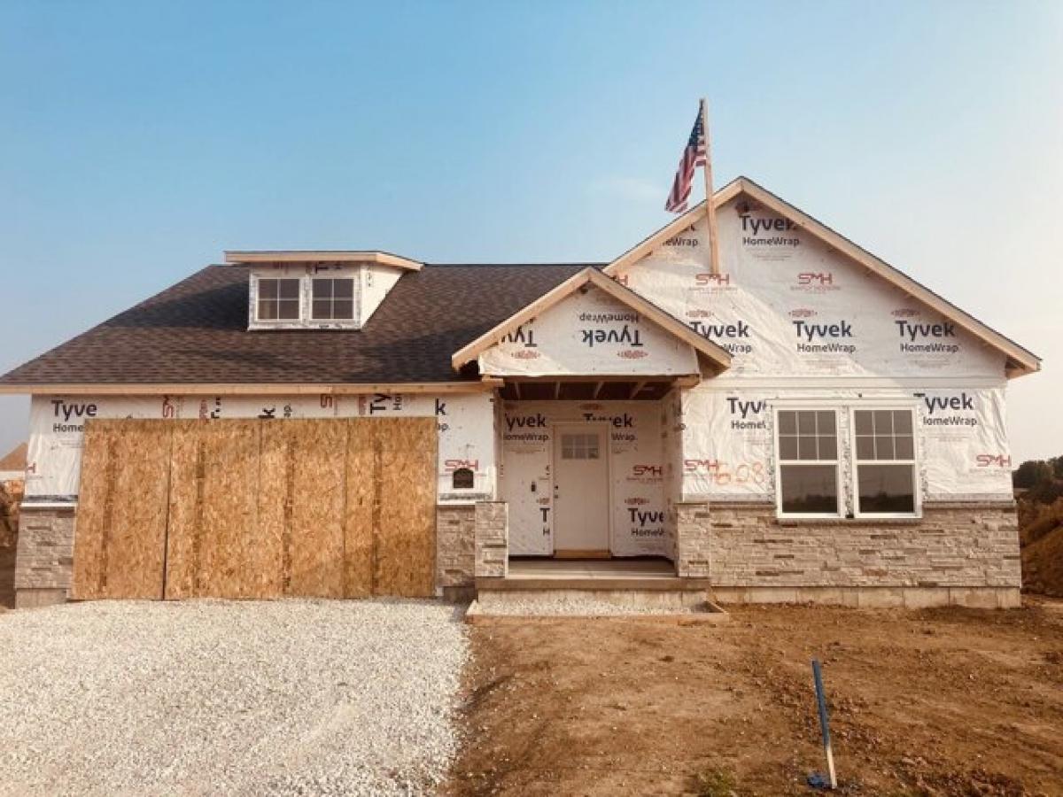 Picture of Home For Sale in Peru, Illinois, United States