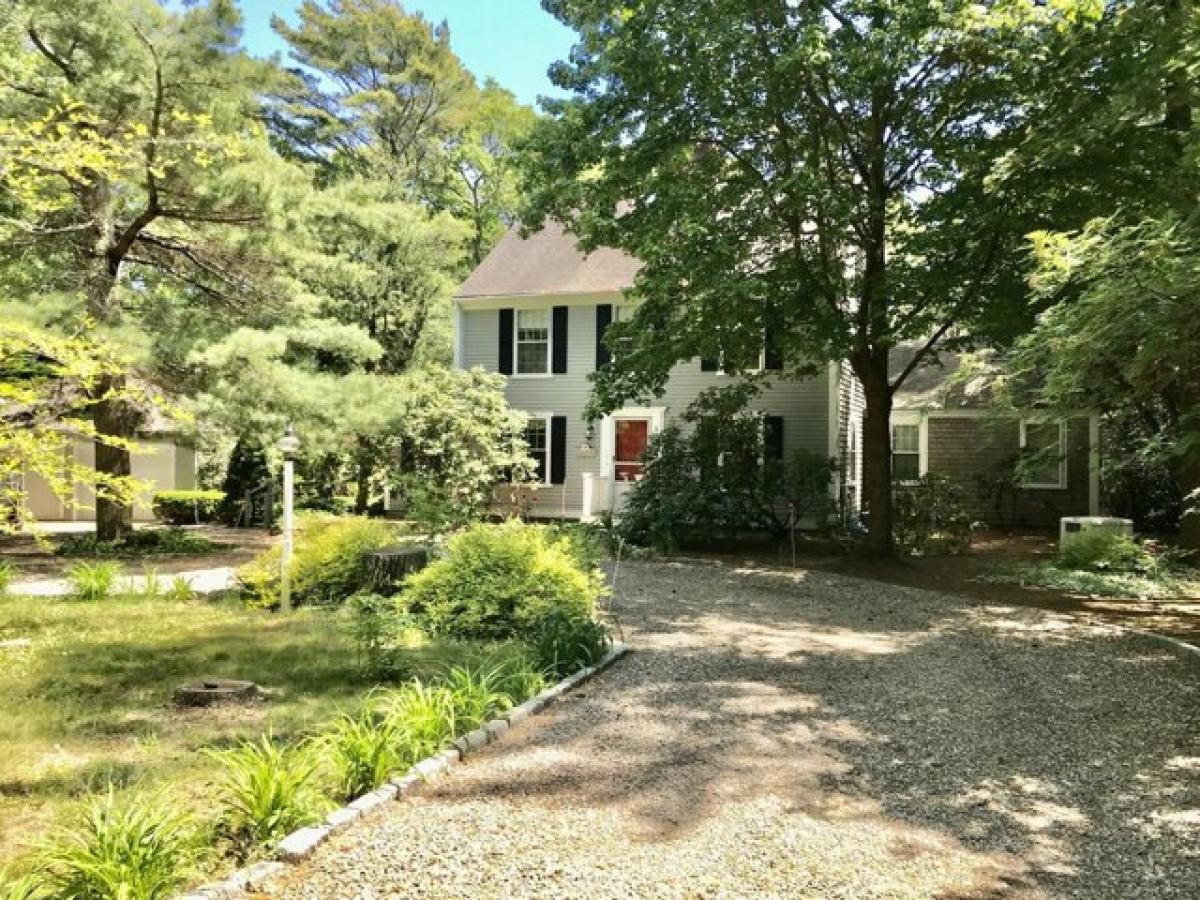 Picture of Home For Sale in Mashpee, Massachusetts, United States