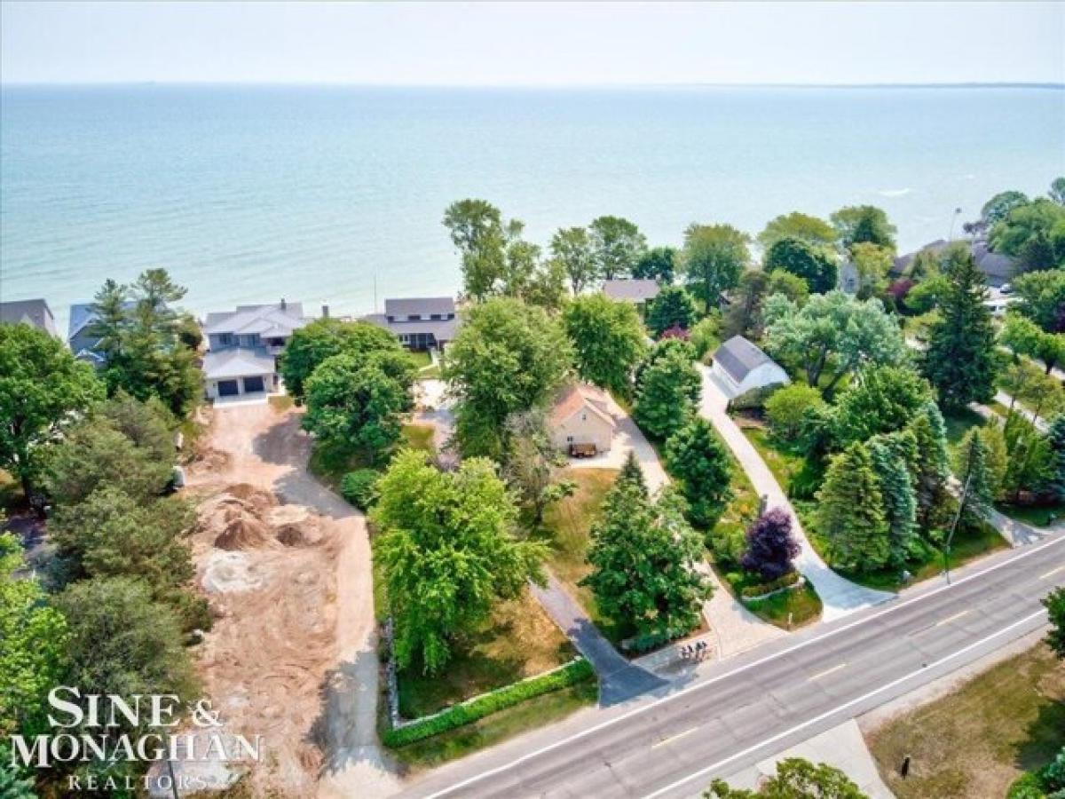 Picture of Home For Sale in Fort Gratiot, Michigan, United States