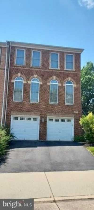 Home For Sale in Oakton, Virginia