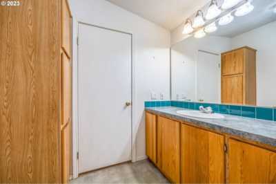 Home For Sale in Springfield, Oregon