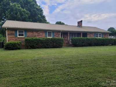 Home For Sale in Crouse, North Carolina