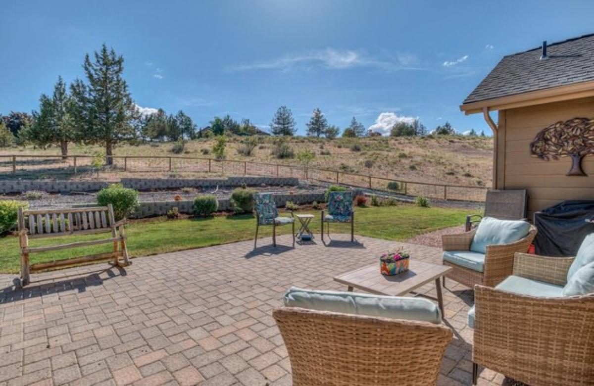 Picture of Home For Sale in Madras, Oregon, United States
