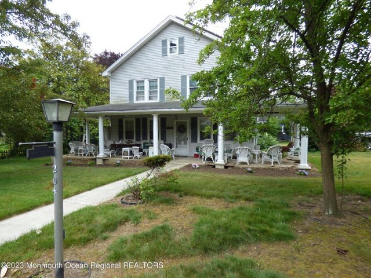 Picture of Home For Sale in Atlantic Highlands, New Jersey, United States