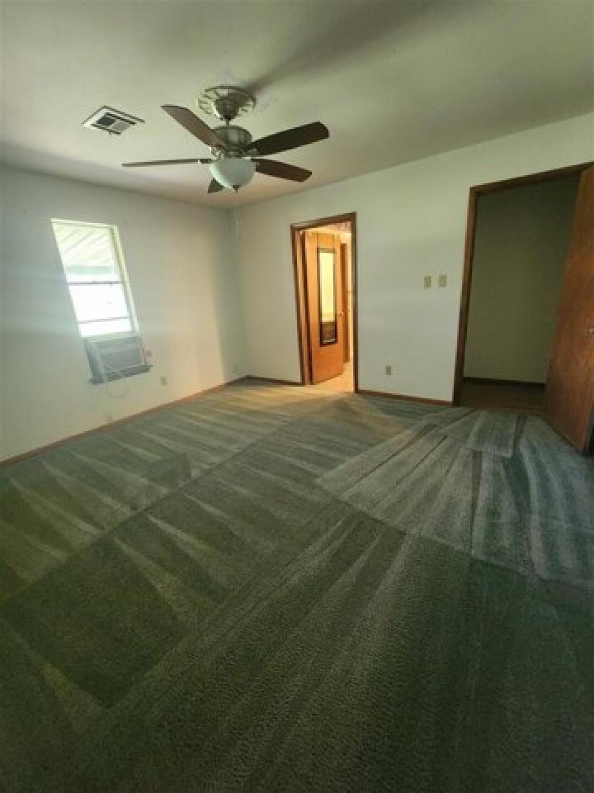 Picture of Home For Sale in Lawton, Oklahoma, United States
