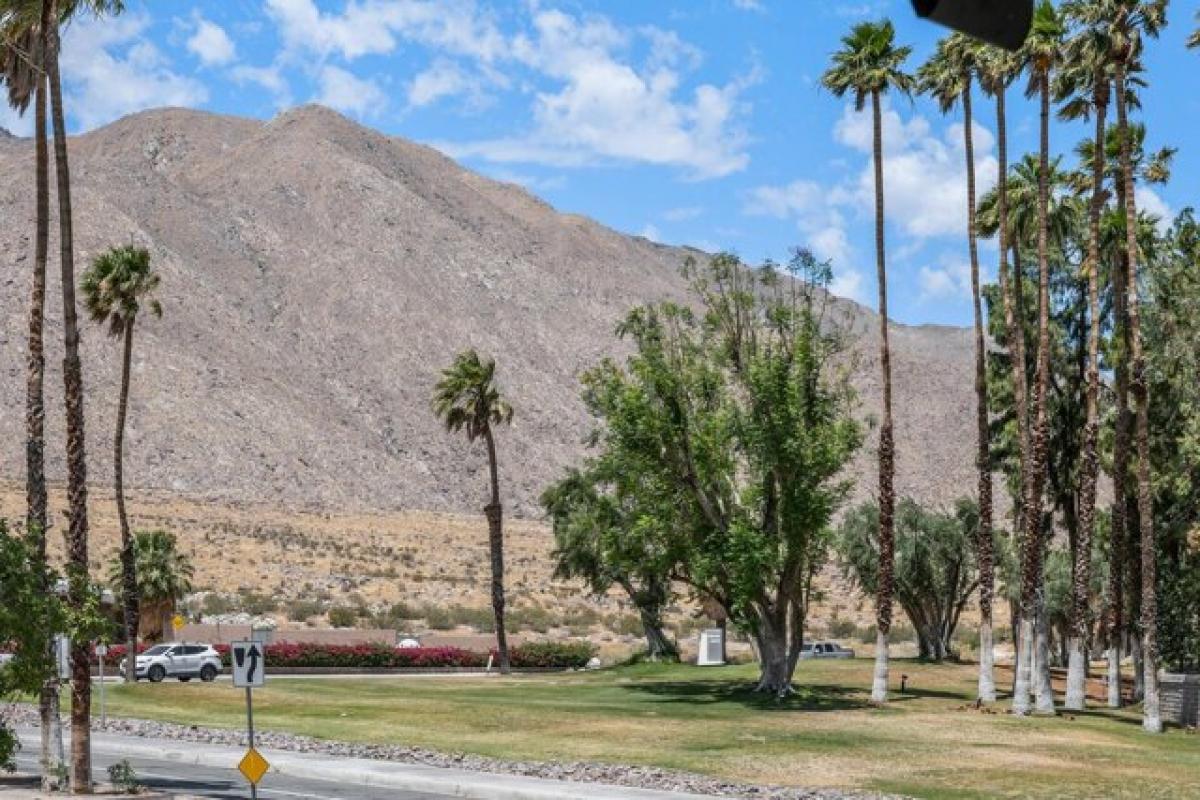 Picture of Home For Sale in Palm Springs, California, United States