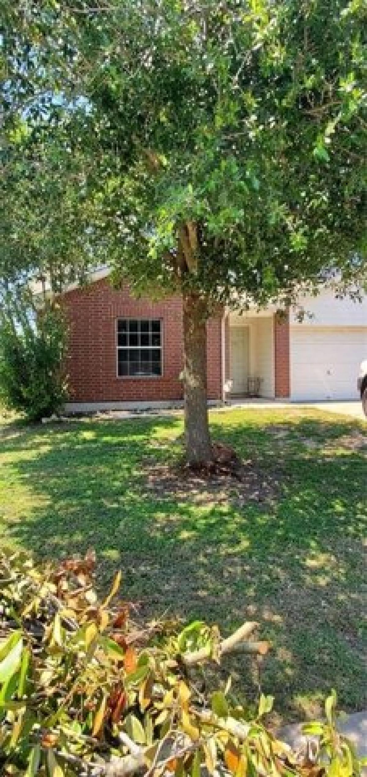 Picture of Home For Sale in Taylor, Texas, United States