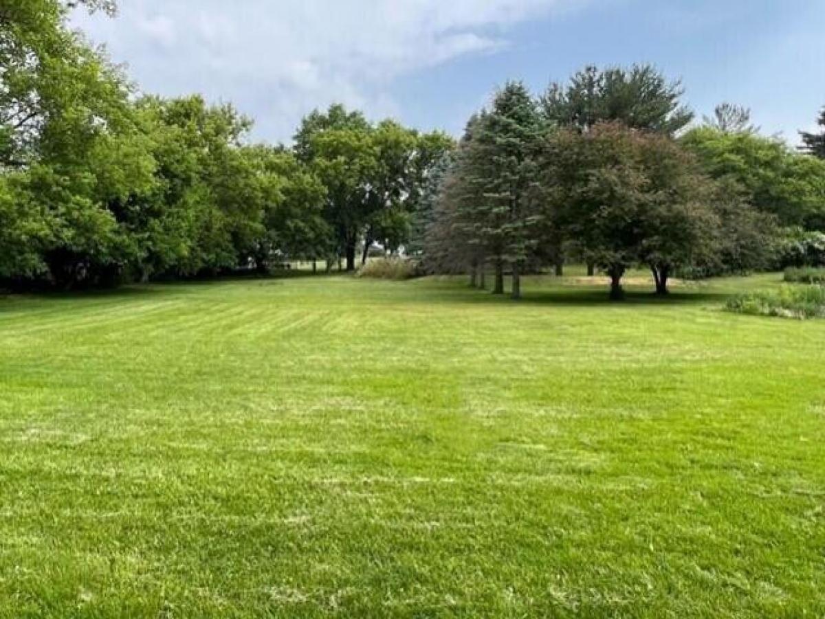 Picture of Residential Land For Sale in Oconomowoc, Wisconsin, United States