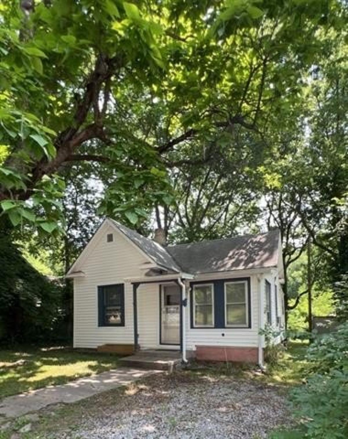 Picture of Home For Sale in Parkville, Missouri, United States