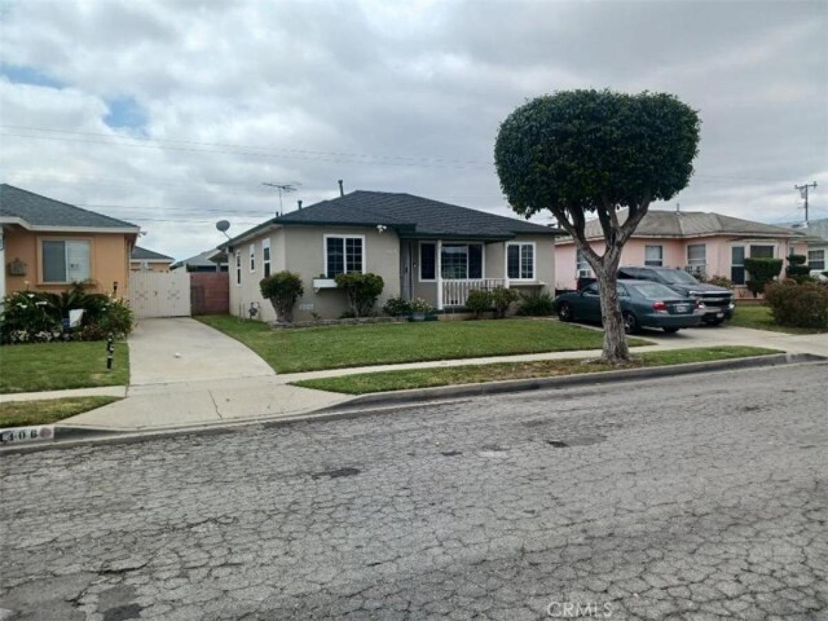 Picture of Home For Sale in Compton, California, United States