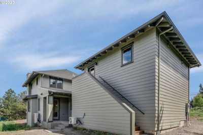 Home For Sale in Hood River, Oregon