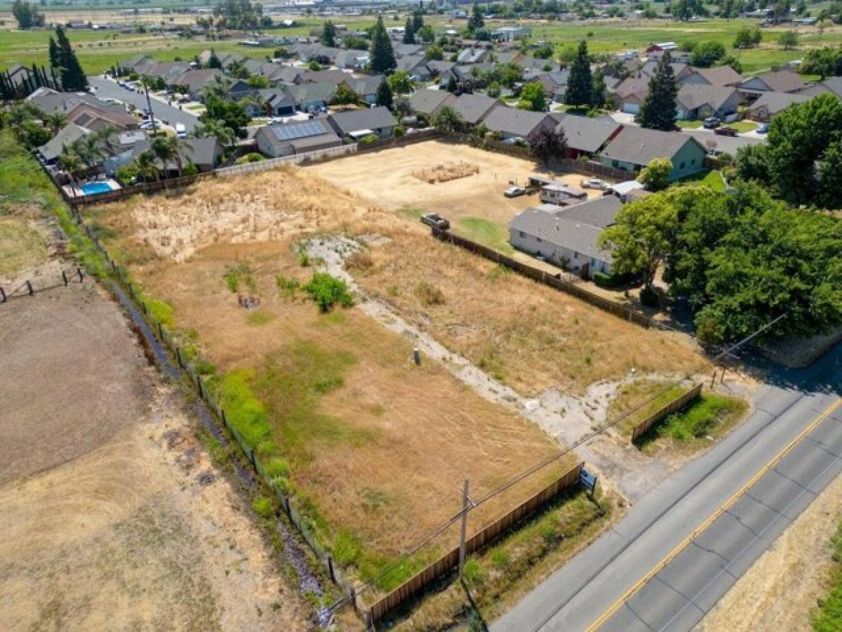 Picture of Residential Land For Sale in Riverbank, California, United States