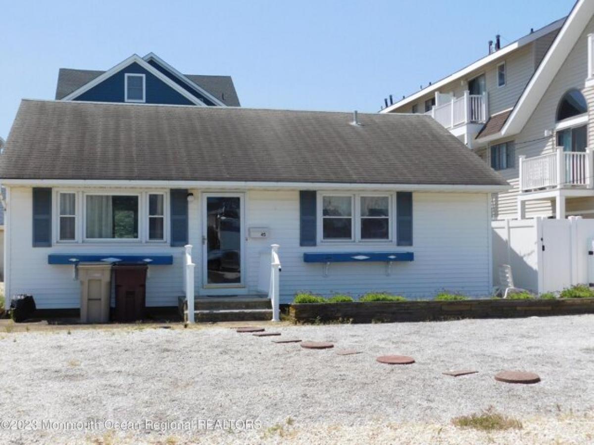 Picture of Home For Sale in Seaside Park, New Jersey, United States