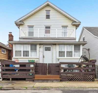 Home For Sale in Long Beach, New York