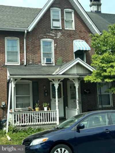 Home For Sale in Coatesville, Pennsylvania