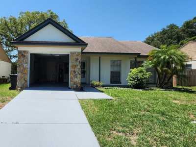 Home For Sale in Valrico, Florida