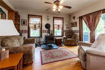 Home For Sale in Vernon, New York