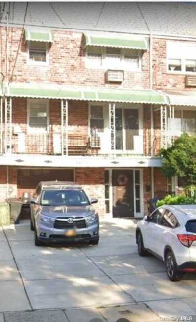 Home For Rent in Queens Village, New York
