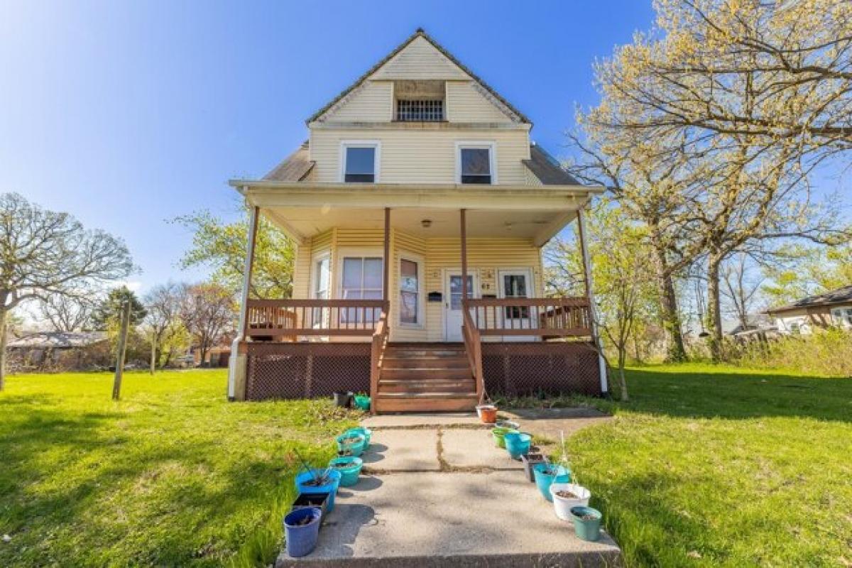 Picture of Home For Sale in Chicago Heights, Illinois, United States